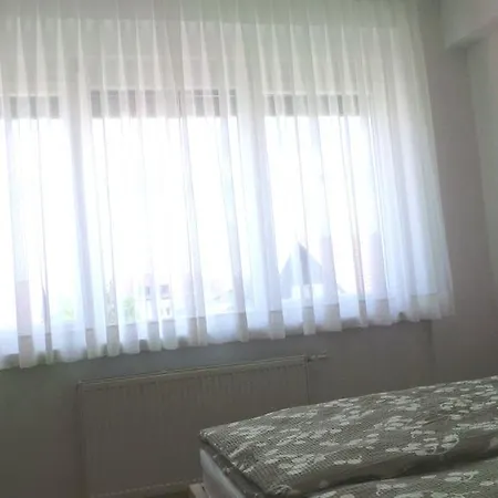 Julija 3*