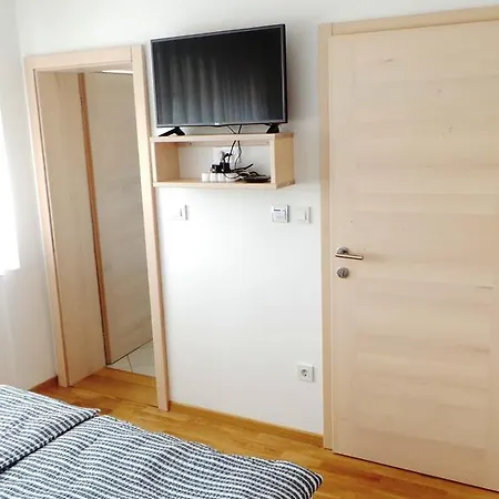 Julija 3* Ljubljana
