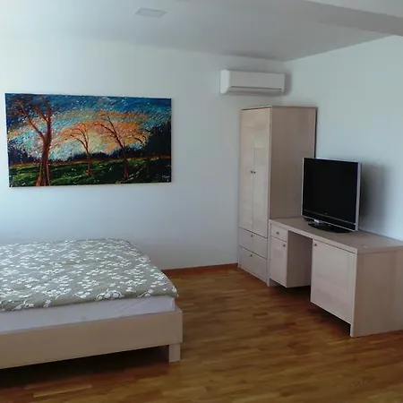 Julija فندق مبيت وإفطار