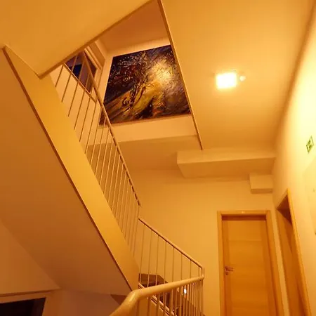 Nocleg ze śniadaniem Julija 3*